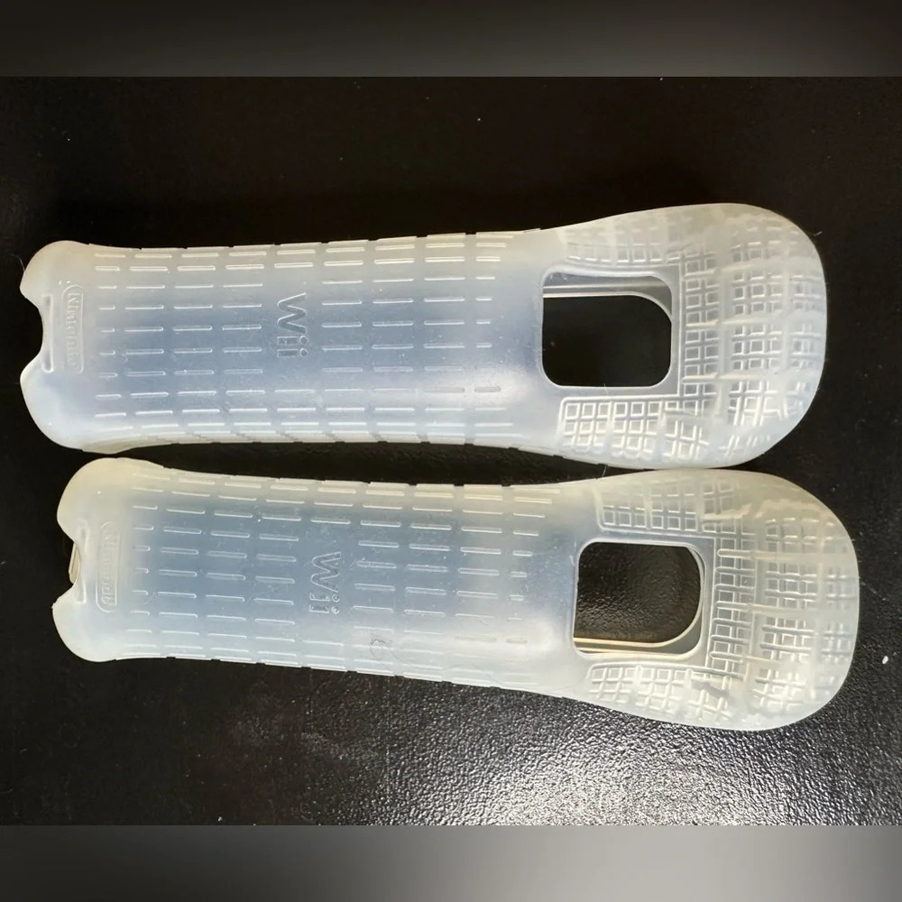 Nintendo Wii Controller Rubber Gel Cover PAIR 2